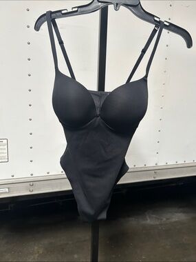 skims ultimate body thong